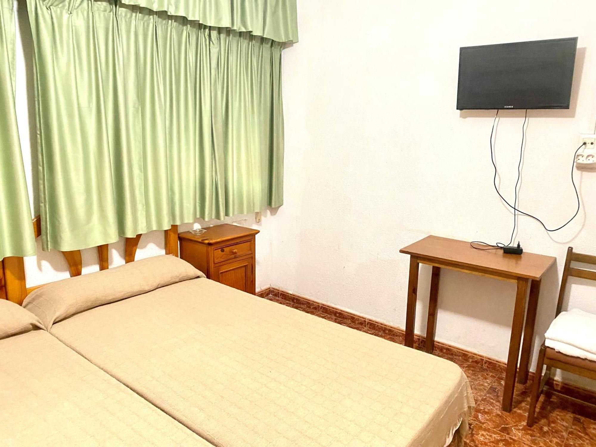 Pension Americano Almeria Exterior photo