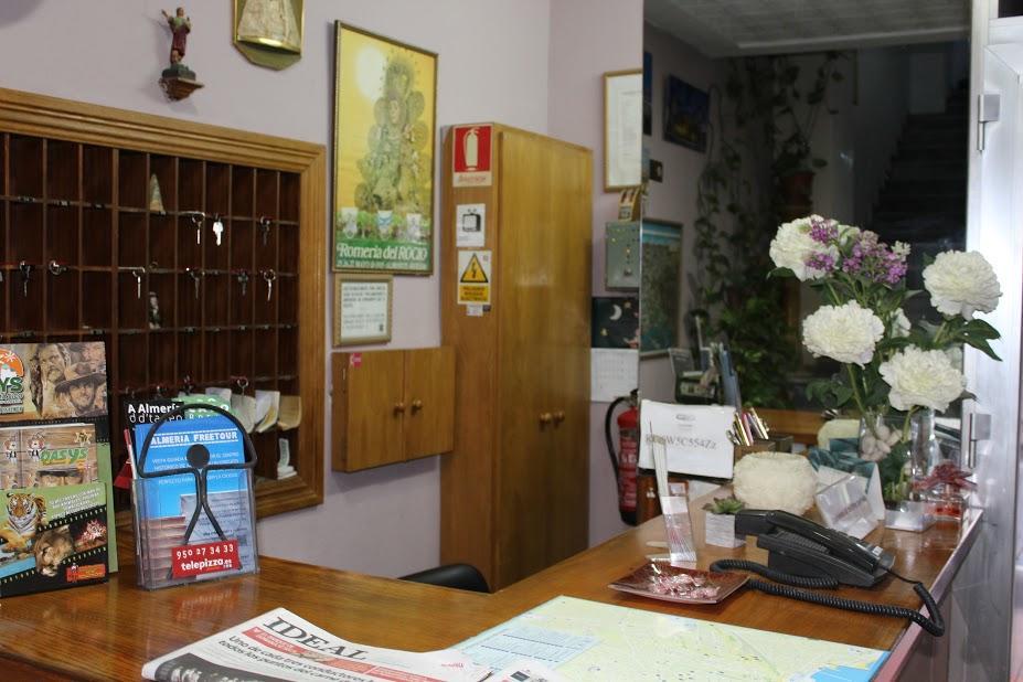 Pension Americano Almeria Exterior photo